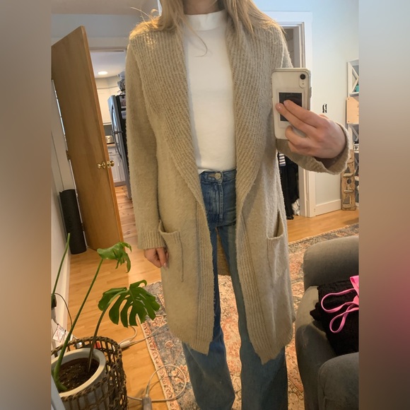 Debut Sweaters - Debut Sweater